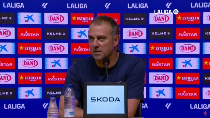 Hansi Flick réagit en tant que Barcelone Secure 2024-25 La Liga Titre