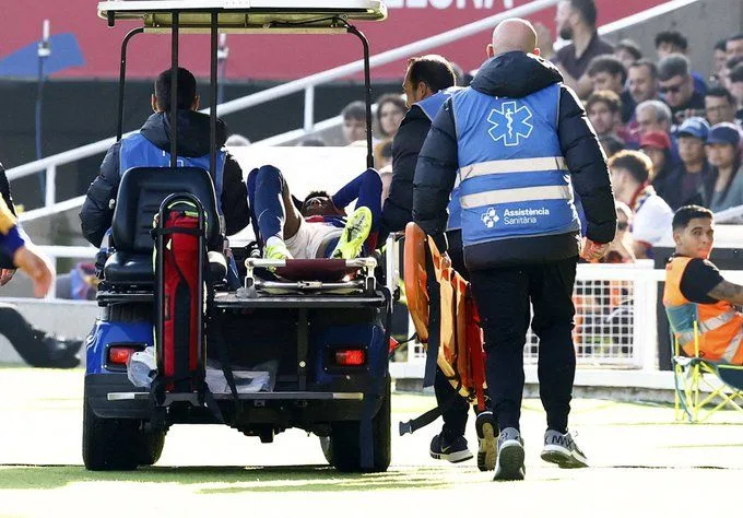 Mise à jour sur les blessures: la star de Barcelone s’est étirée après avoir craché du sang sur le terrain