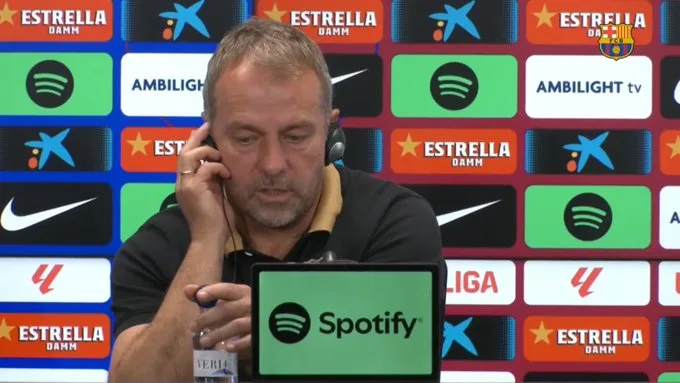 Hansi Flick explique pourquoi il a laissé Vitor Roque quitter Barcelone avant le choc contre le Real Betis