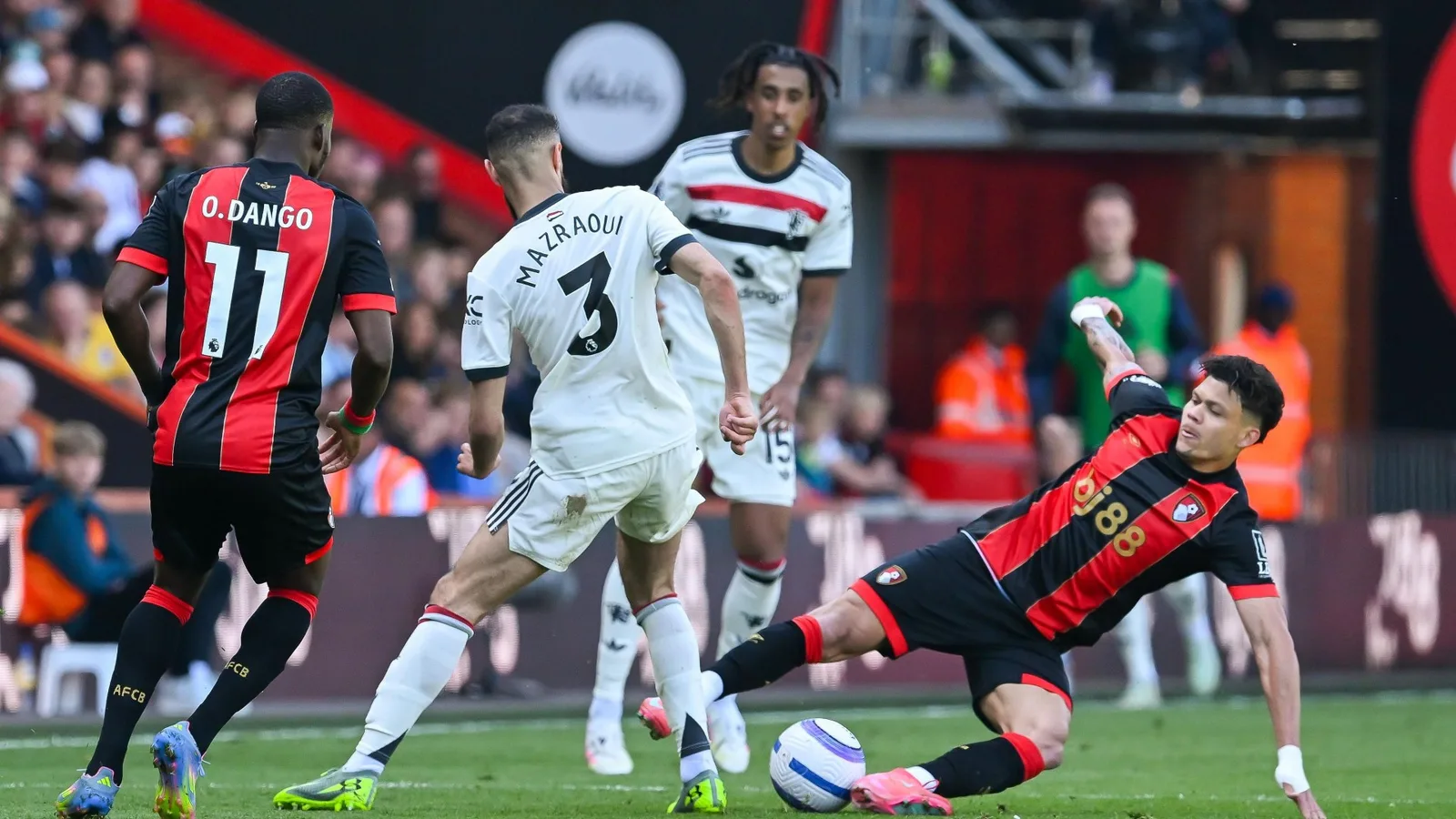 L’interdiction d’Evanilson renversée par FA après que Var Check a vu la star de Bournemouth remise du carton rouge pour avoir glissé dans l’homme utd ace