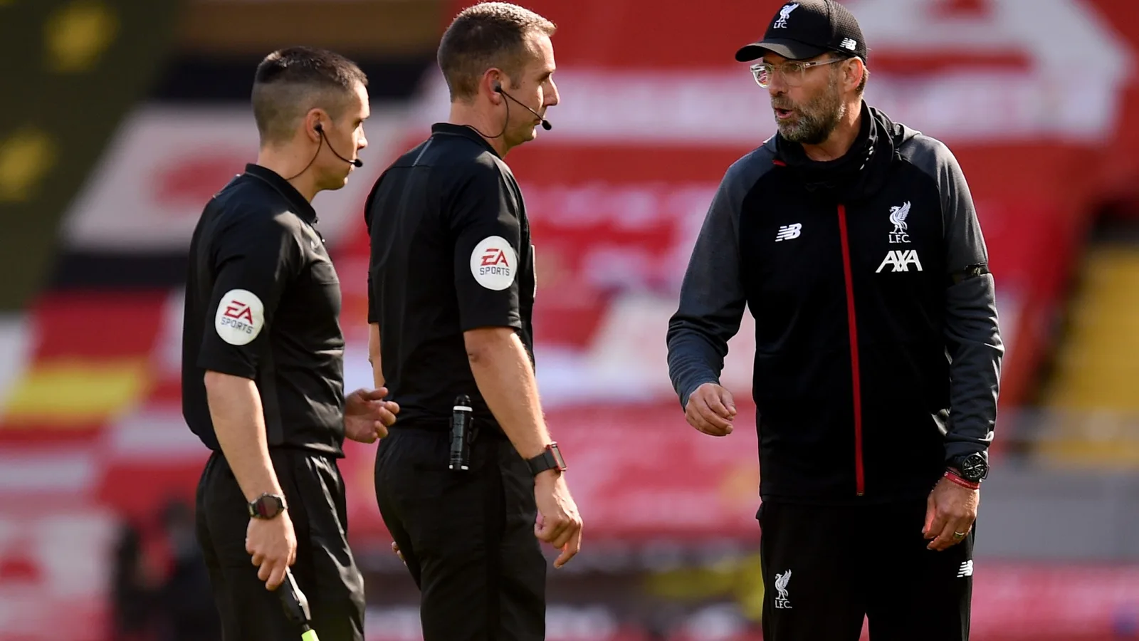Moment où Jurgen Klopp a subi un penalty contre David Coote avant une vidéo susceptible de mettre KO la carrière de l’arbitre