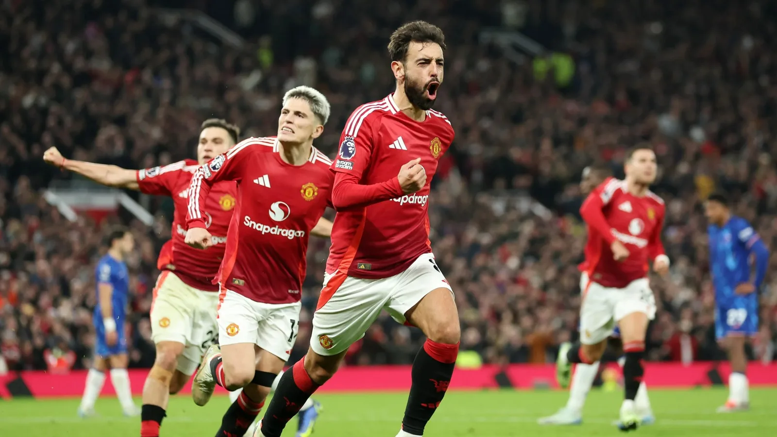 Le résultat en direct de Man Utd 1-1 Chelsea : Le but incroyable de Caicedo permet aux Blues d’obtenir un point à l’arraché après le penalty de Fernandes
